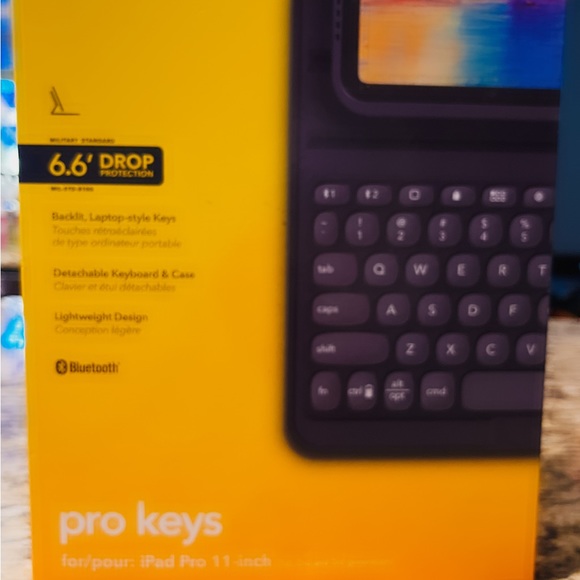 Zag pro keys 6’6 Bluetooth